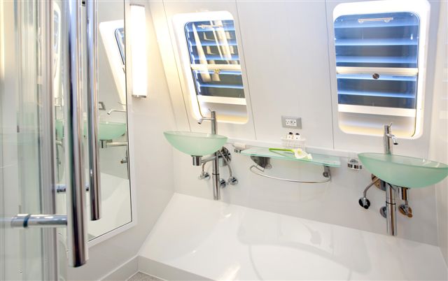 NECKER BELLE -  Shower Room